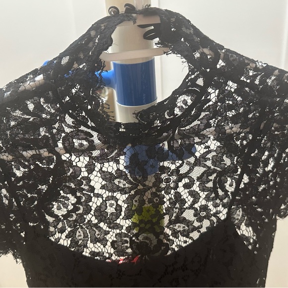 Gorgeous evening cocktail dress with knockout details - Picture 2 of 4